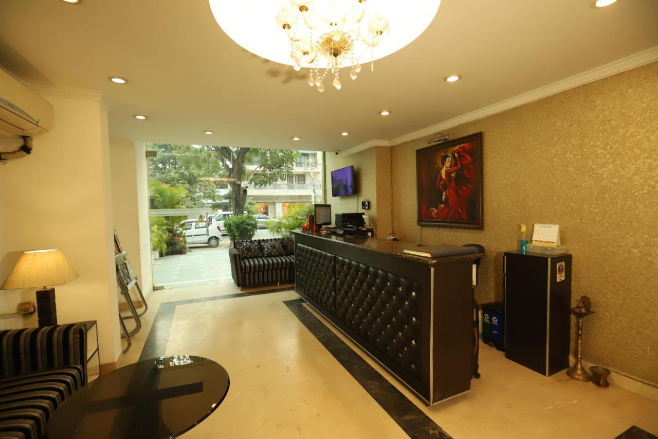 Hotel Capitol Hills - Greater Kailash Delhi New Delhi Exterior foto