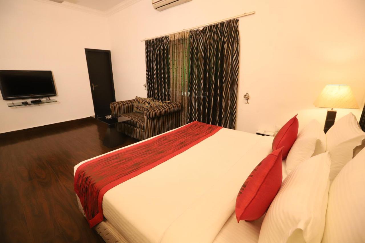 Hotel Capitol Hills - Greater Kailash Delhi New Delhi Exterior foto