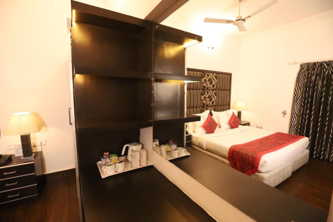 Hotel Capitol Hills - Greater Kailash Delhi New Delhi Exterior foto