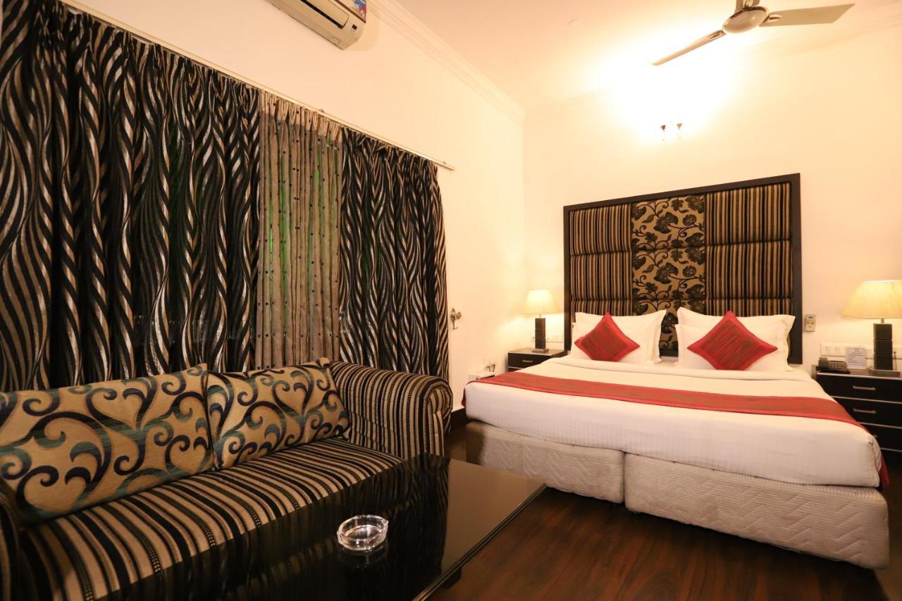 Hotel Capitol Hills - Greater Kailash Delhi New Delhi Exterior foto